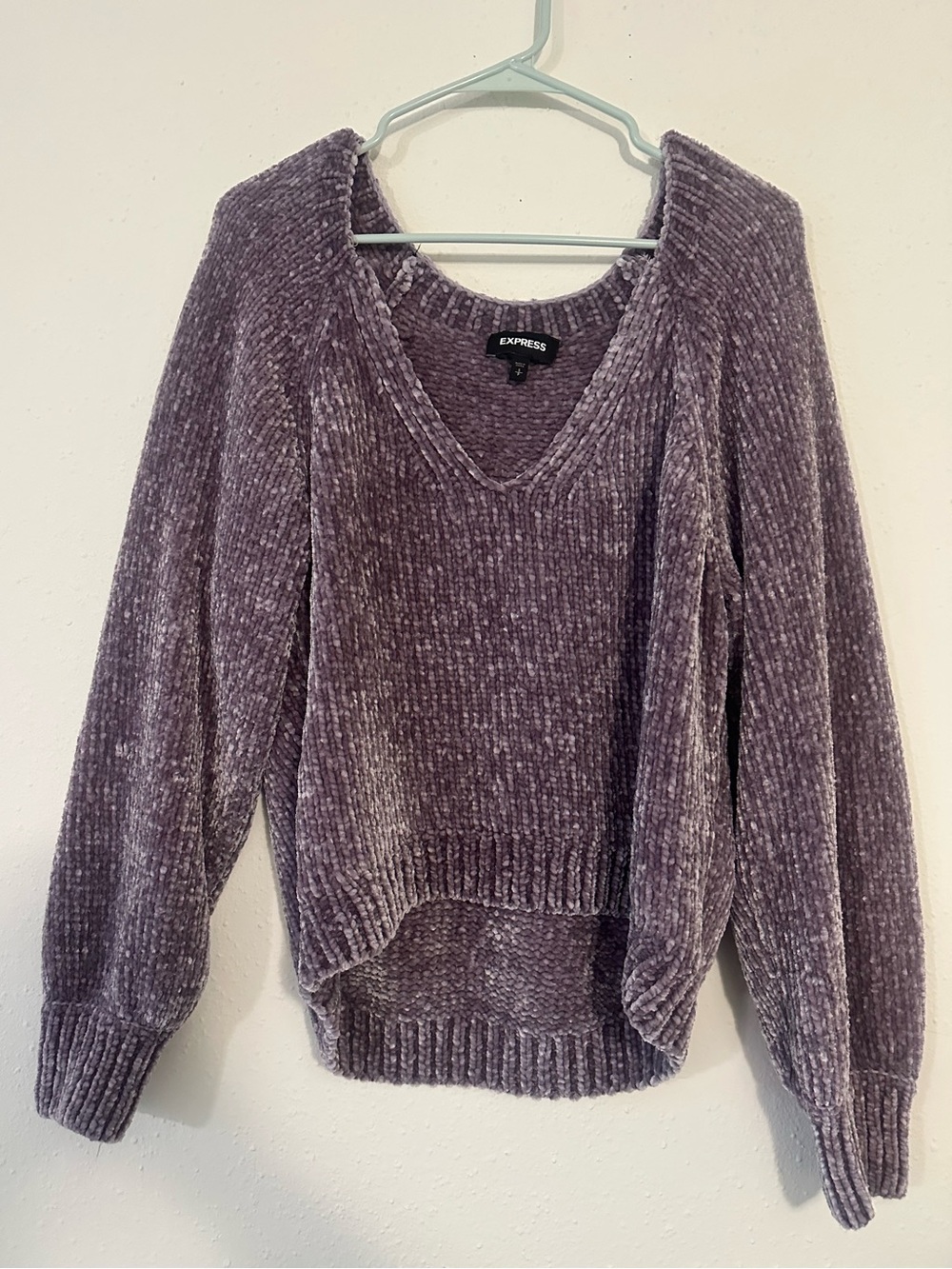 Express Dusty Lavender Chunky Knit Chenille V-Neck Sweater